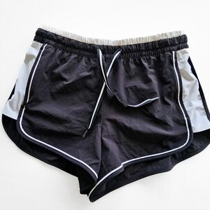 Athleta Shorts Size 4